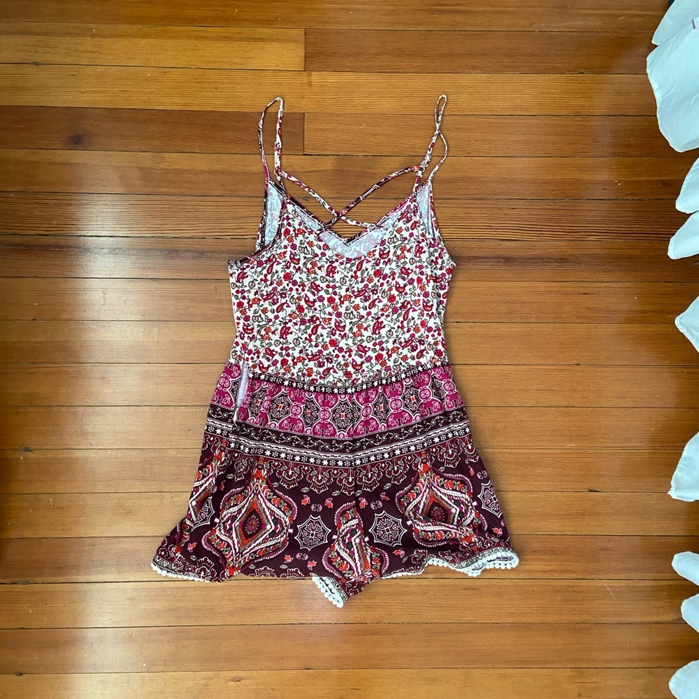 Patterned Romper - Picture 2 of 3